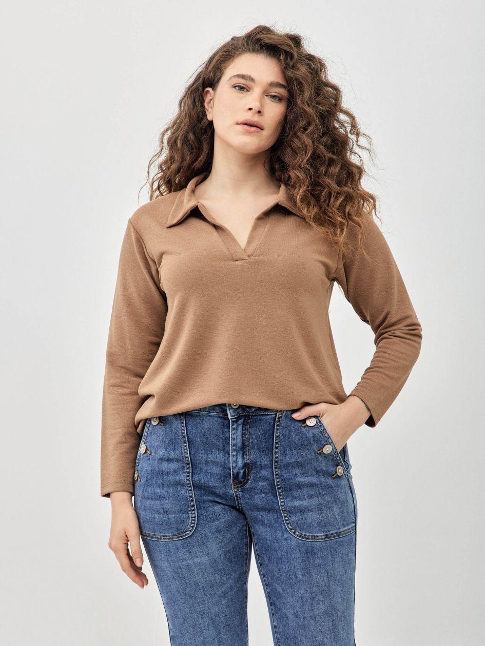 חולצה סריג צווארון