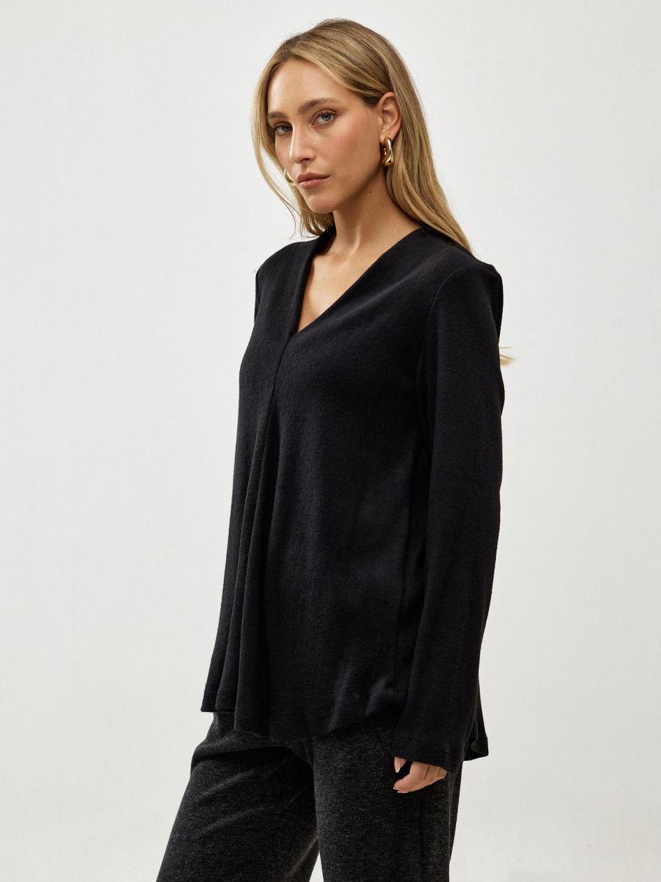 חולצה וי סריג