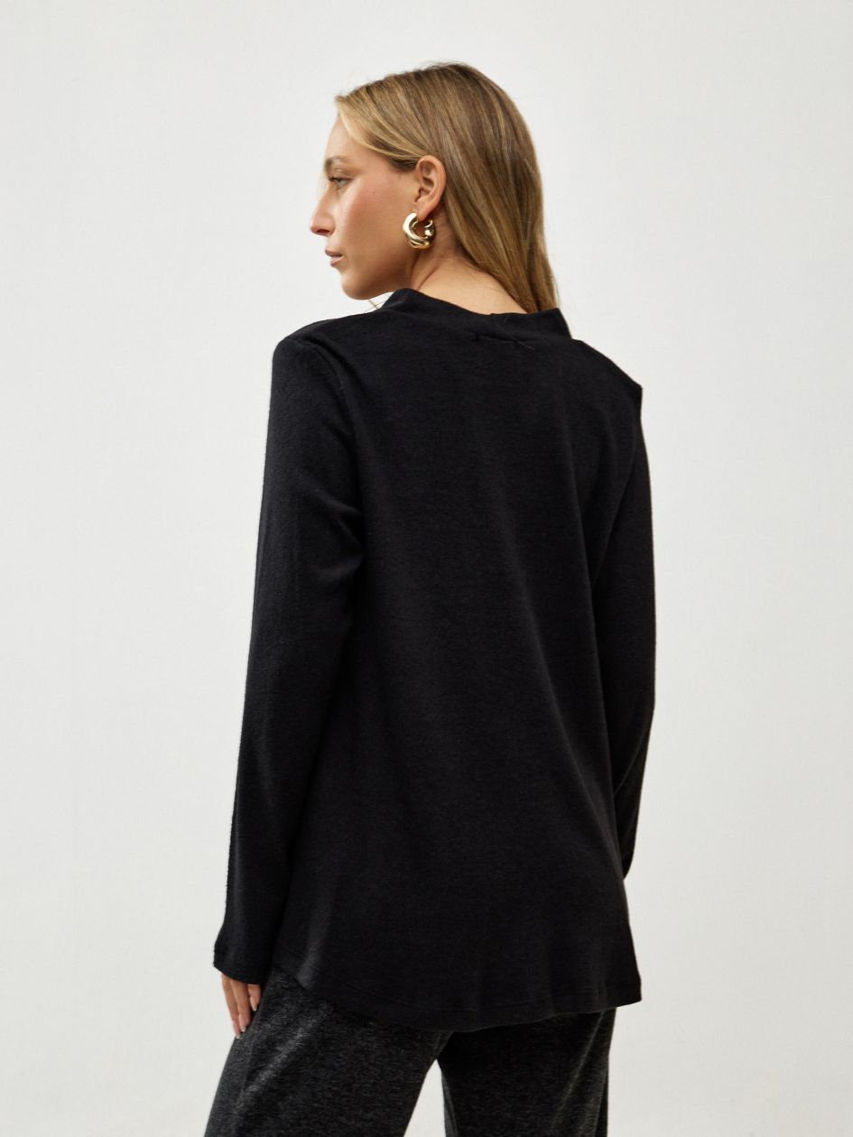 חולצה וי סריג