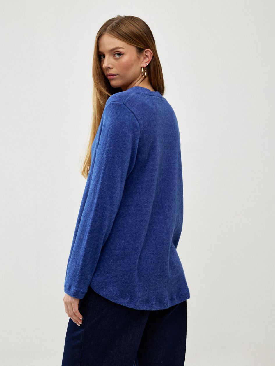 חולצה וי סריג