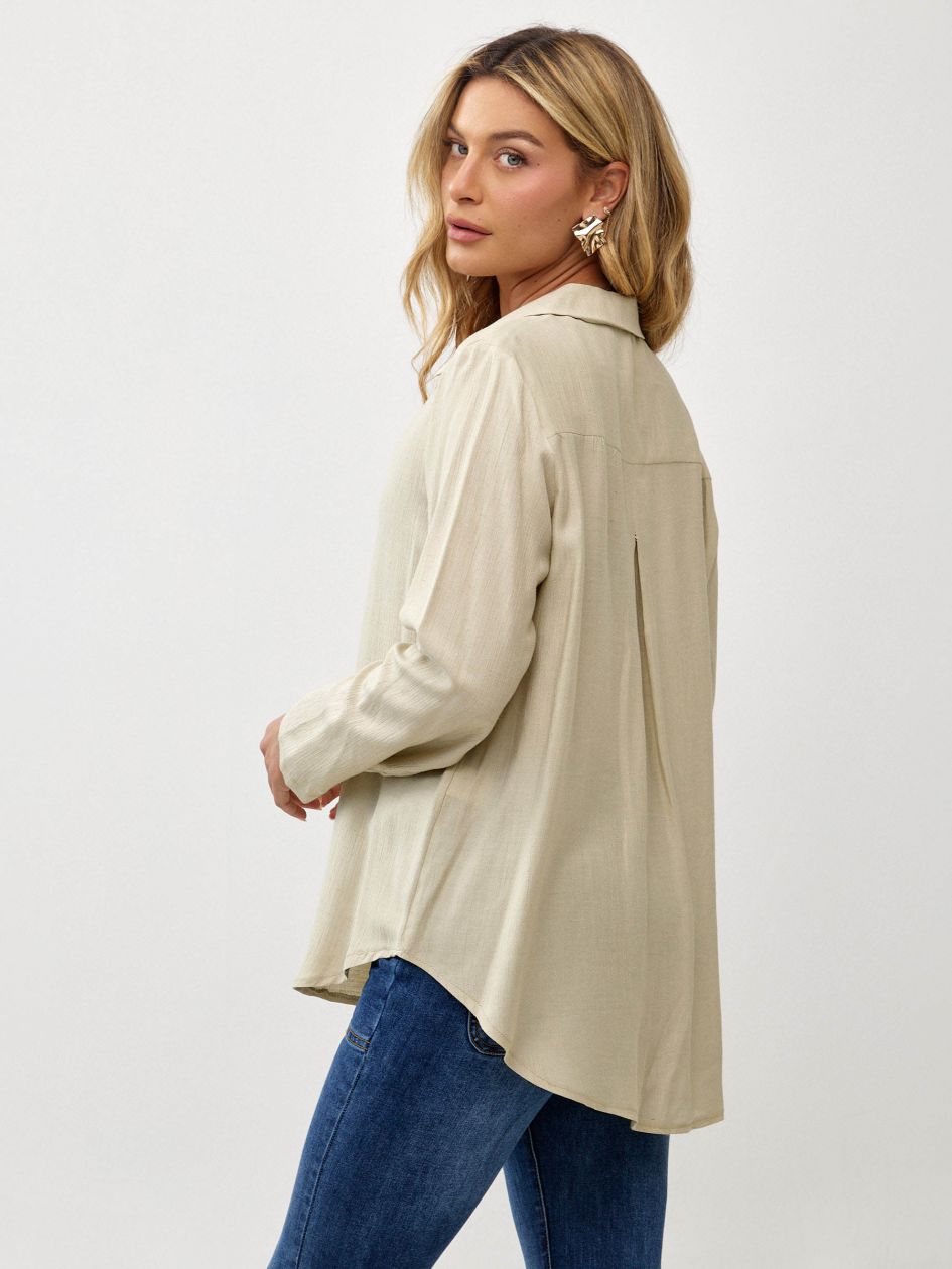 חולצה אריג צווארון וי