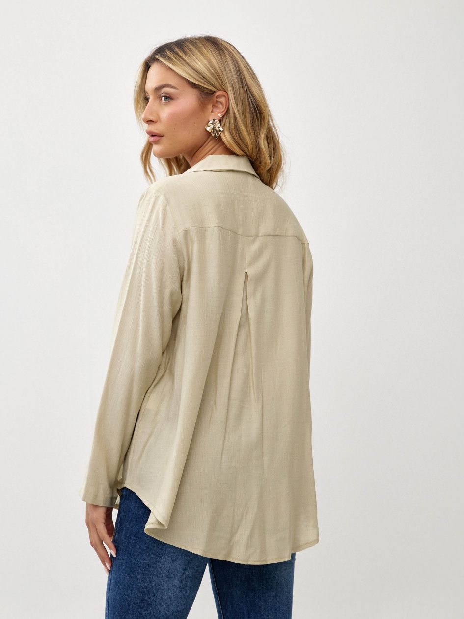 חולצה אריג צווארון וי