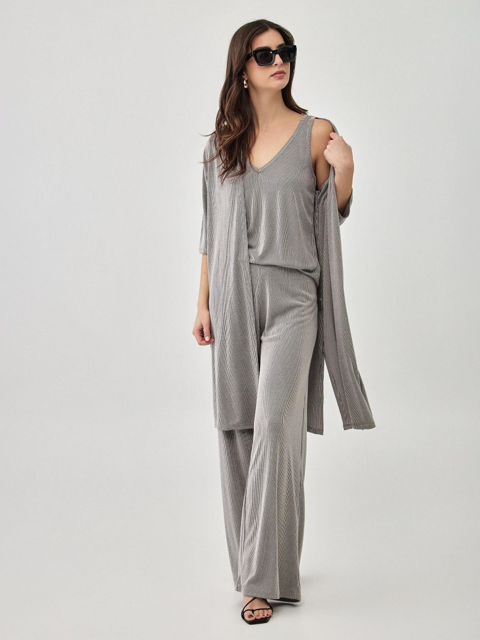 גופיה וי ריב מודל פסים