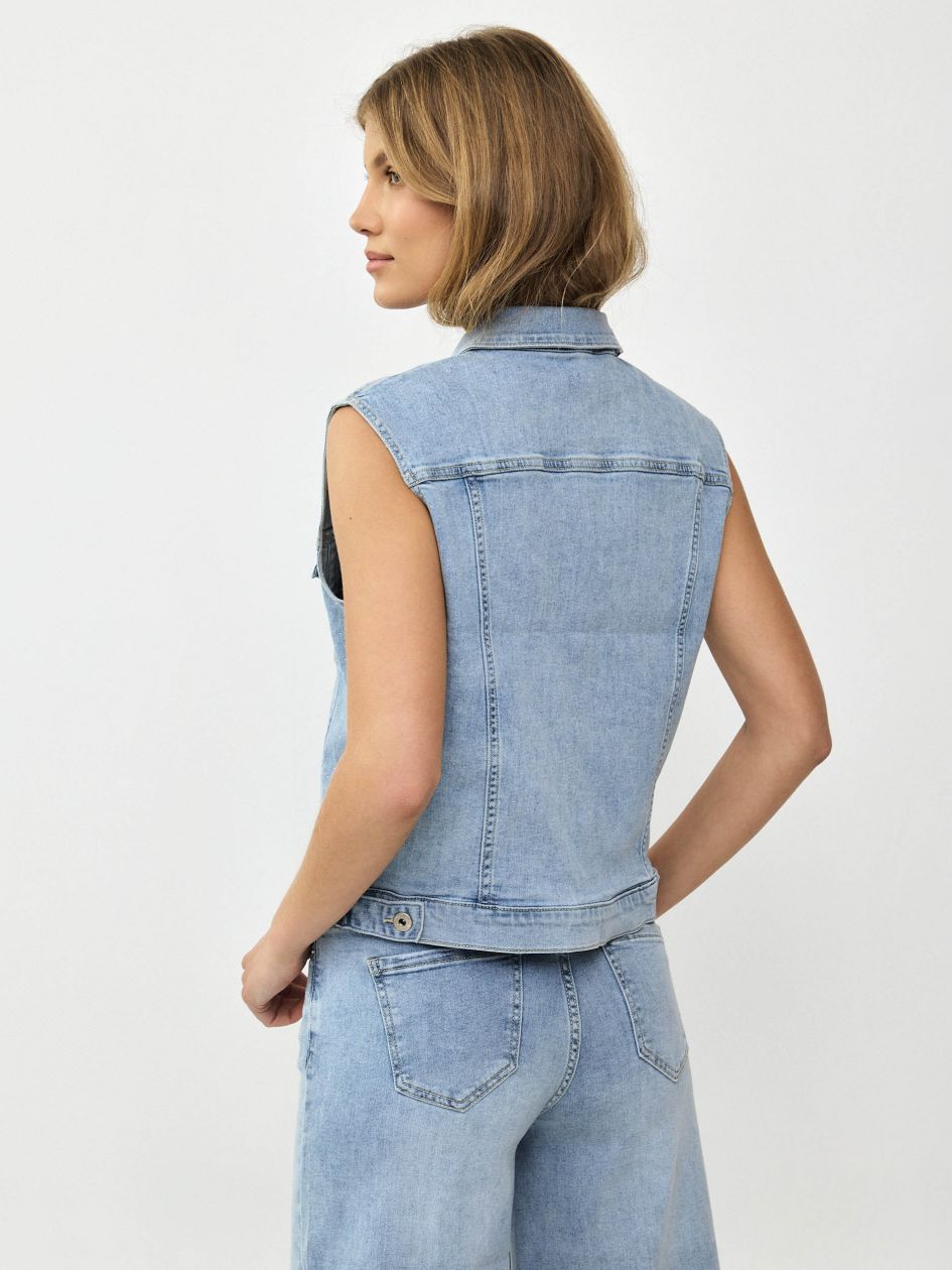 ווסט ג`ינס אבנים