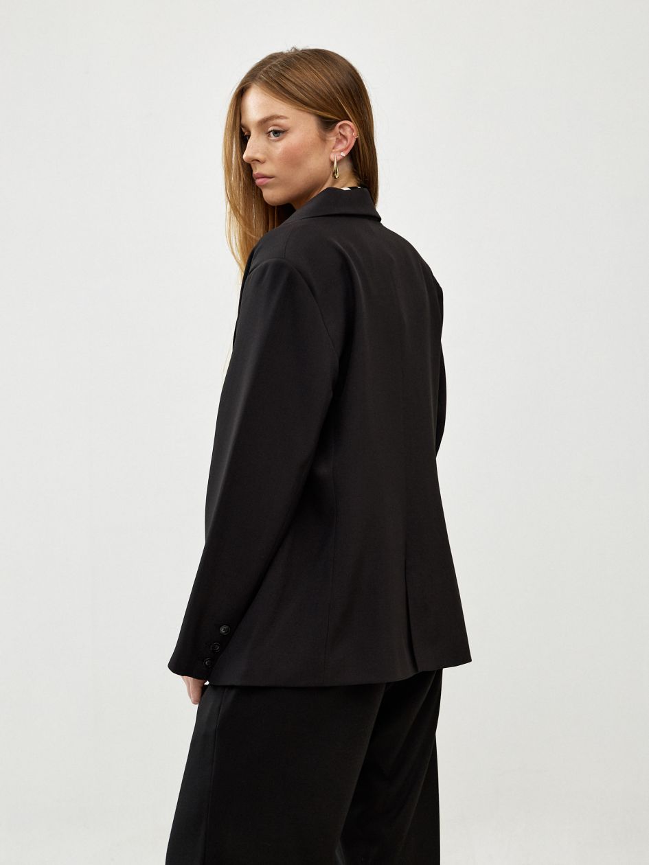 ג`קט מחוייט ארוך