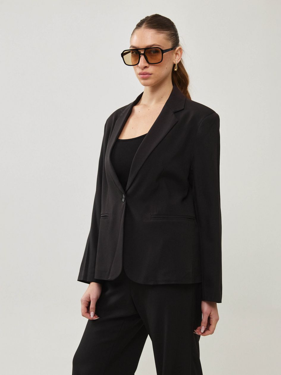 ג`קט מחויט ביטנה