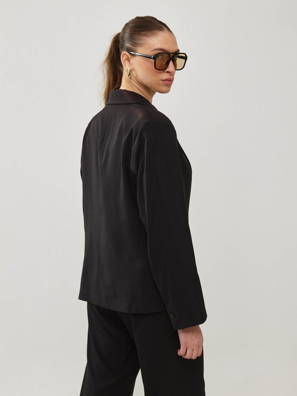 ג`קט מחויט ביטנה