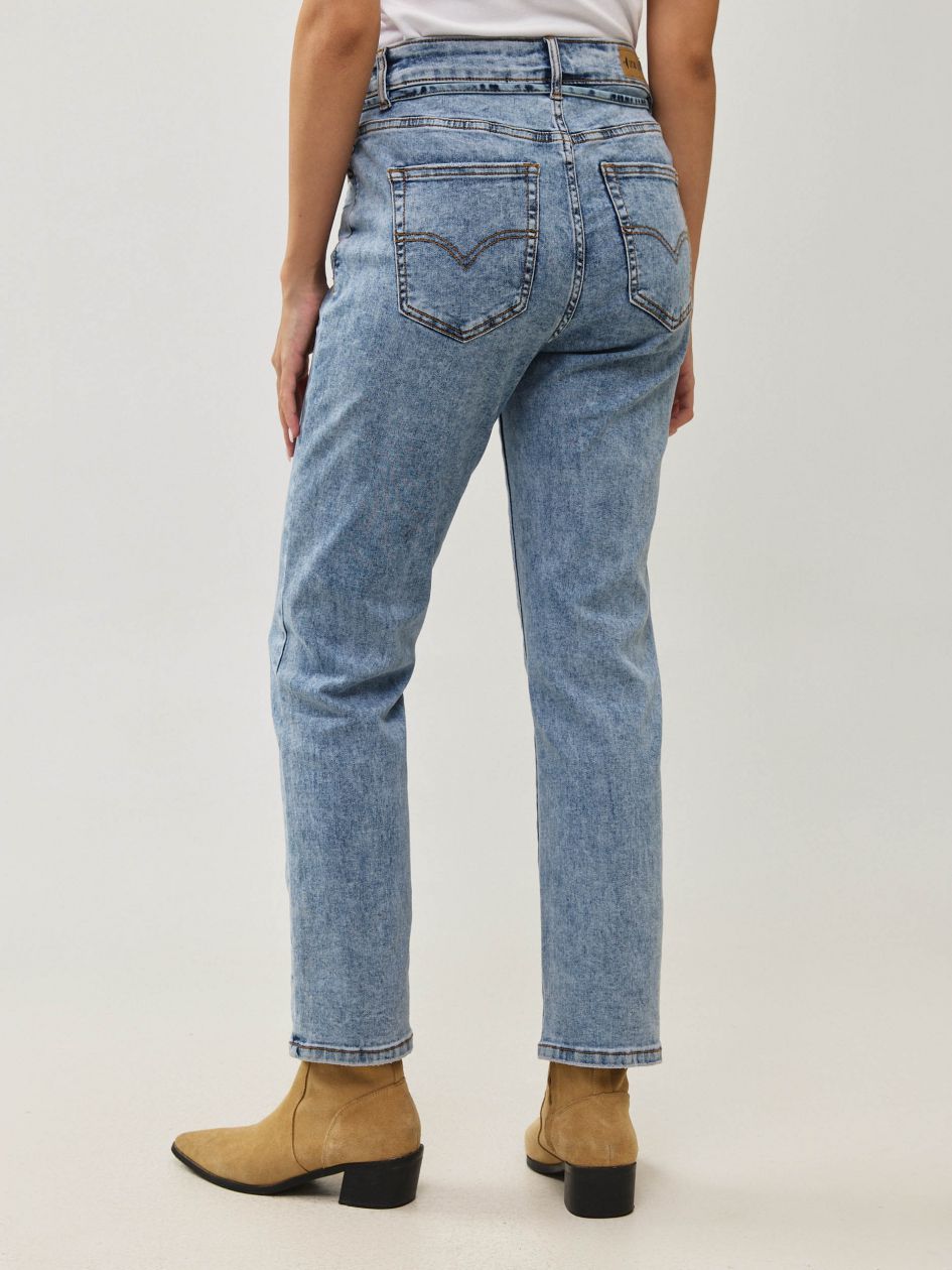 מכנסיים ג`ינס