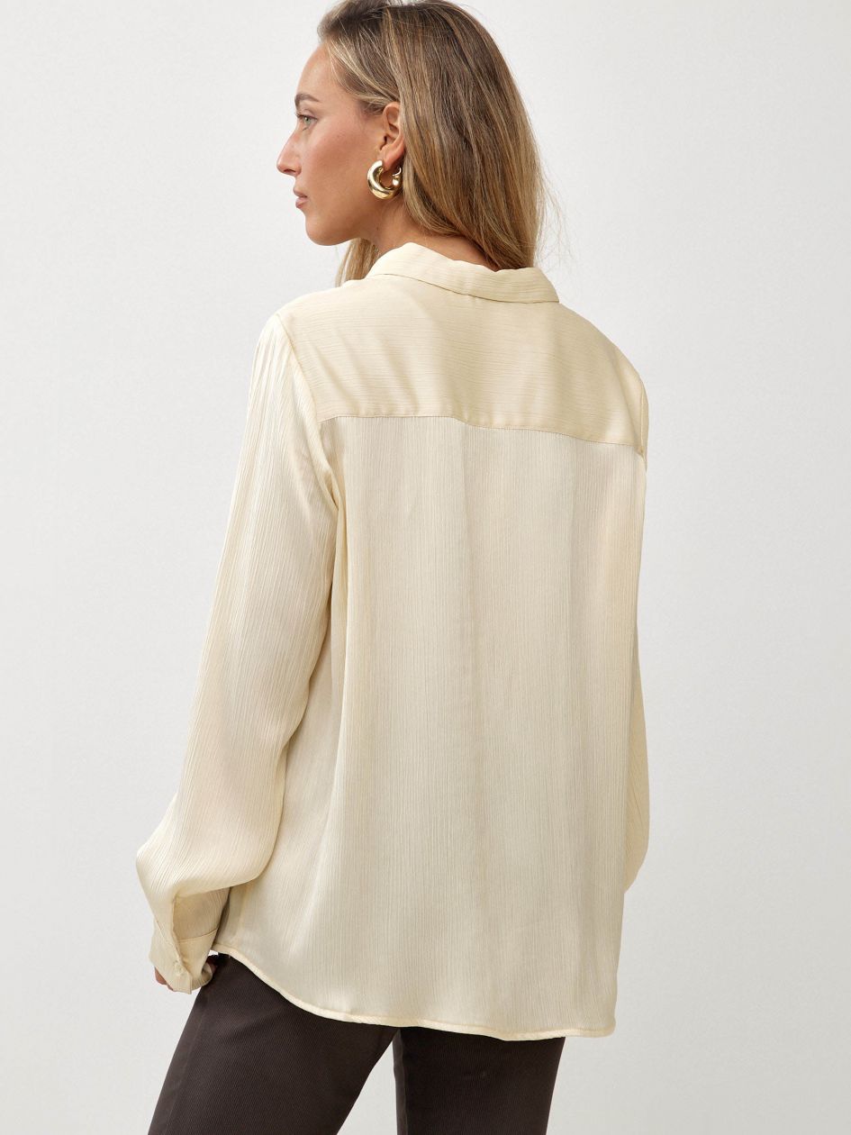 חולצה סאטן מקומט