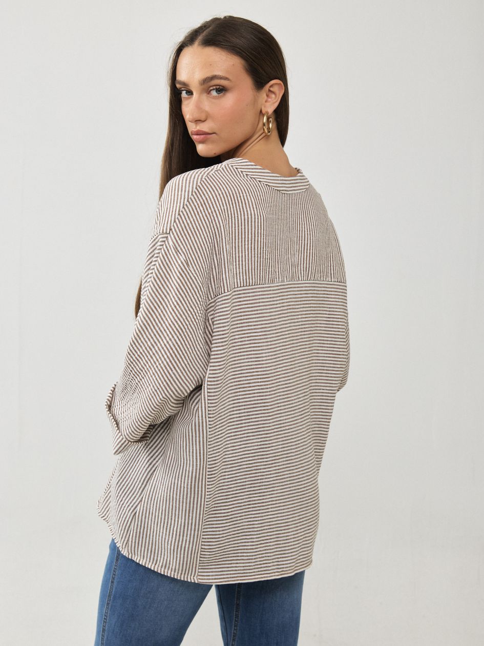 חולצה צווארון סיני פסים