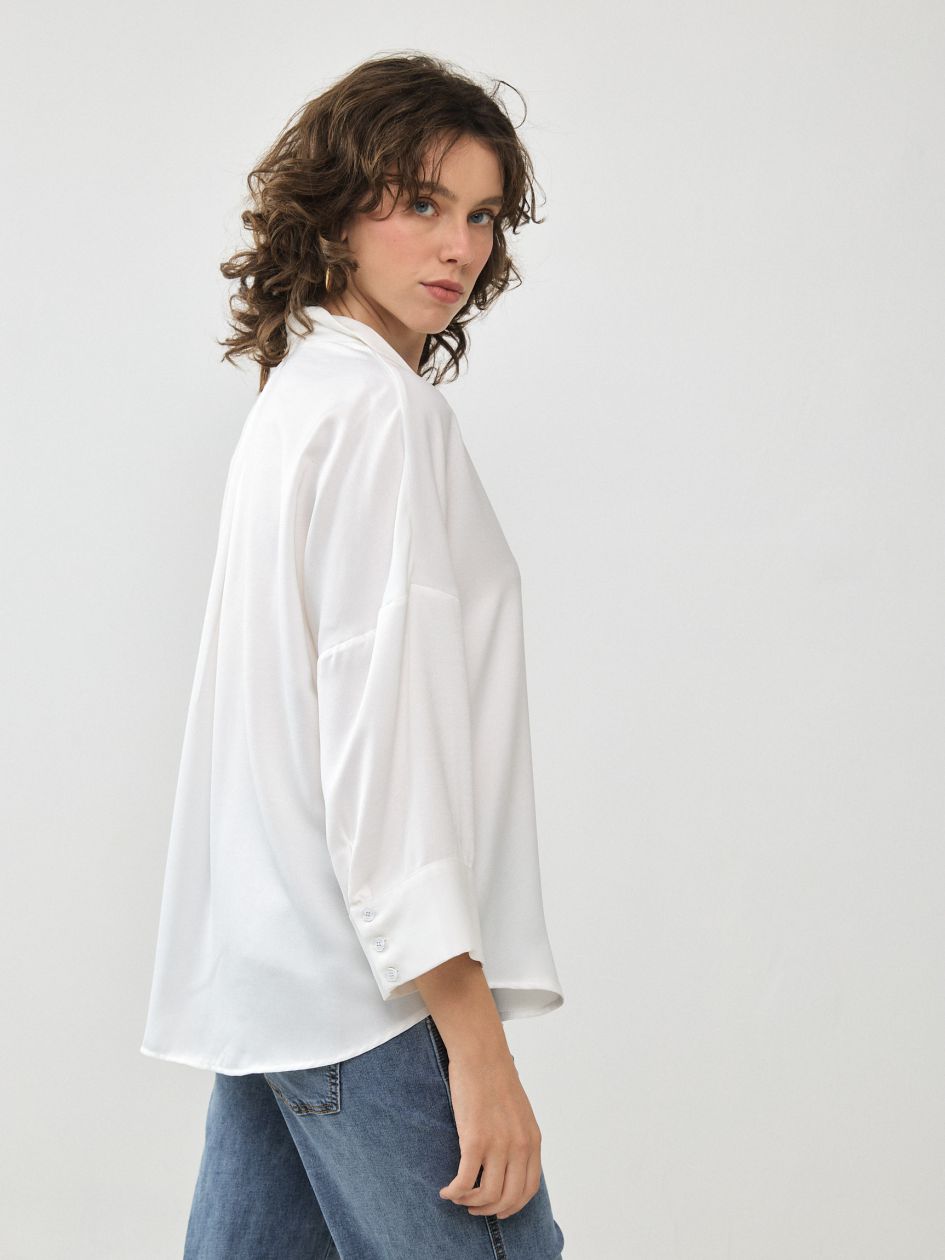 חולצה סאטן ג`ולי