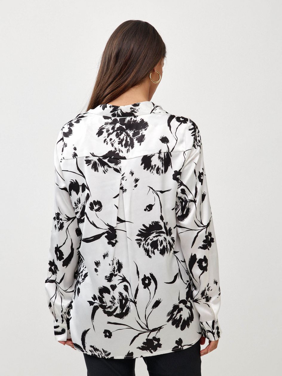 חולצה סאטן מודפס כפתורים