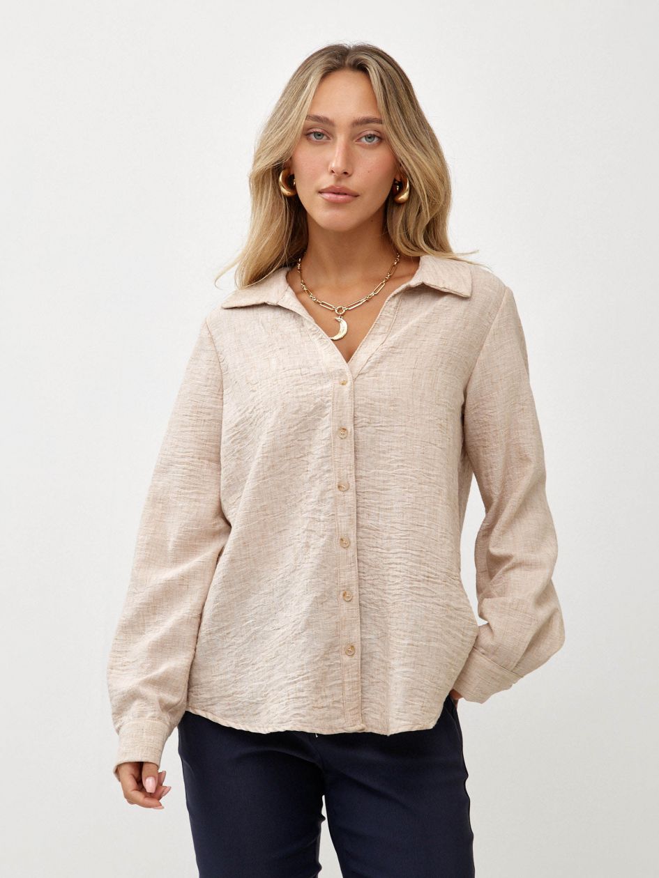 חולצה צווארון וי