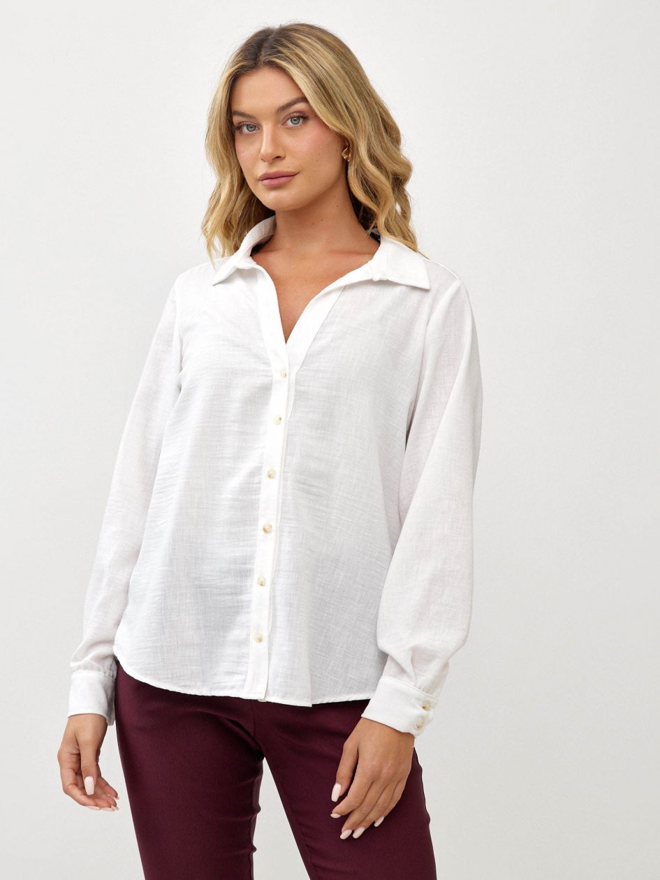 חולצה צווארון וי