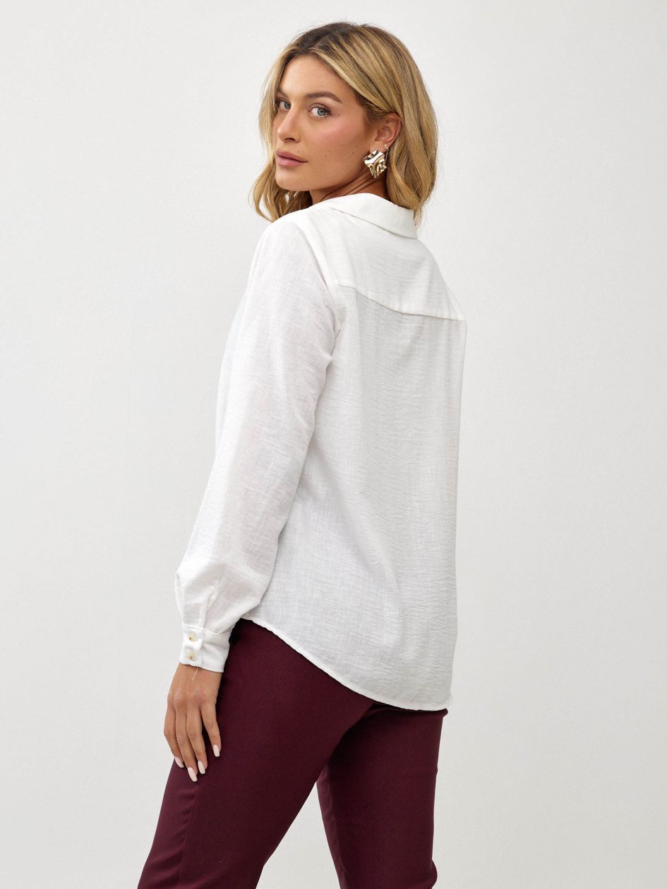 חולצה צווארון וי