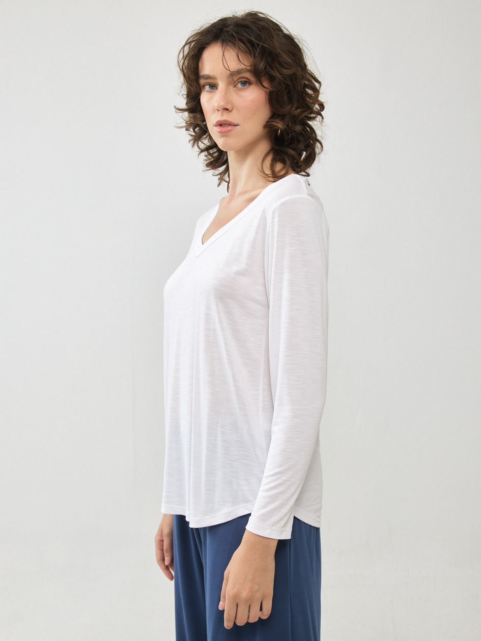 חולצה וי פלאם