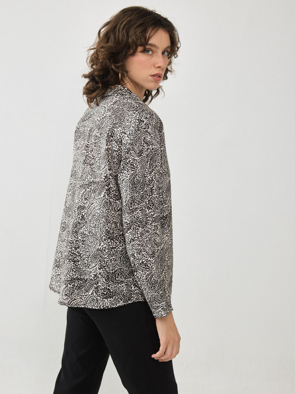 חולצה כיס כפתורים