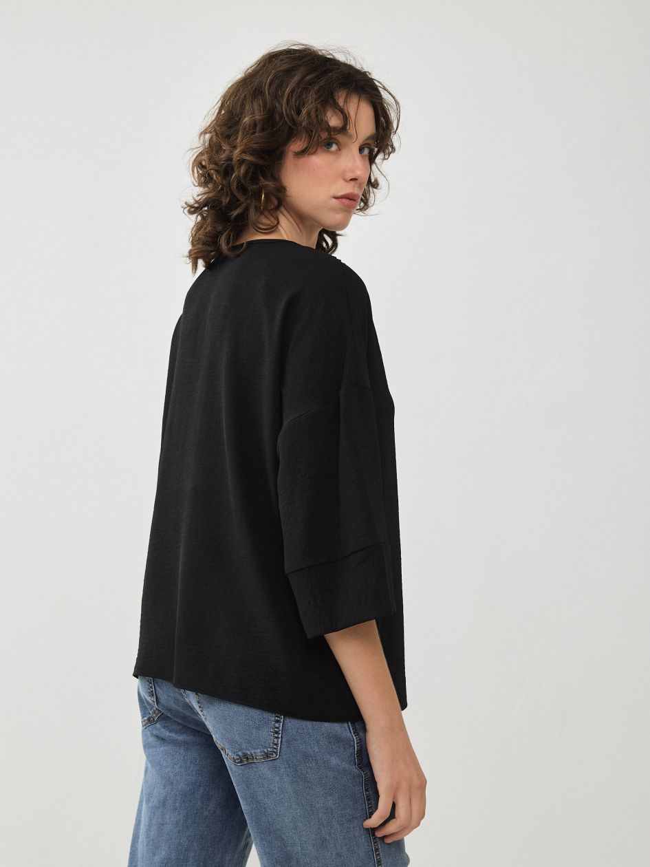 חולצה וי סרט