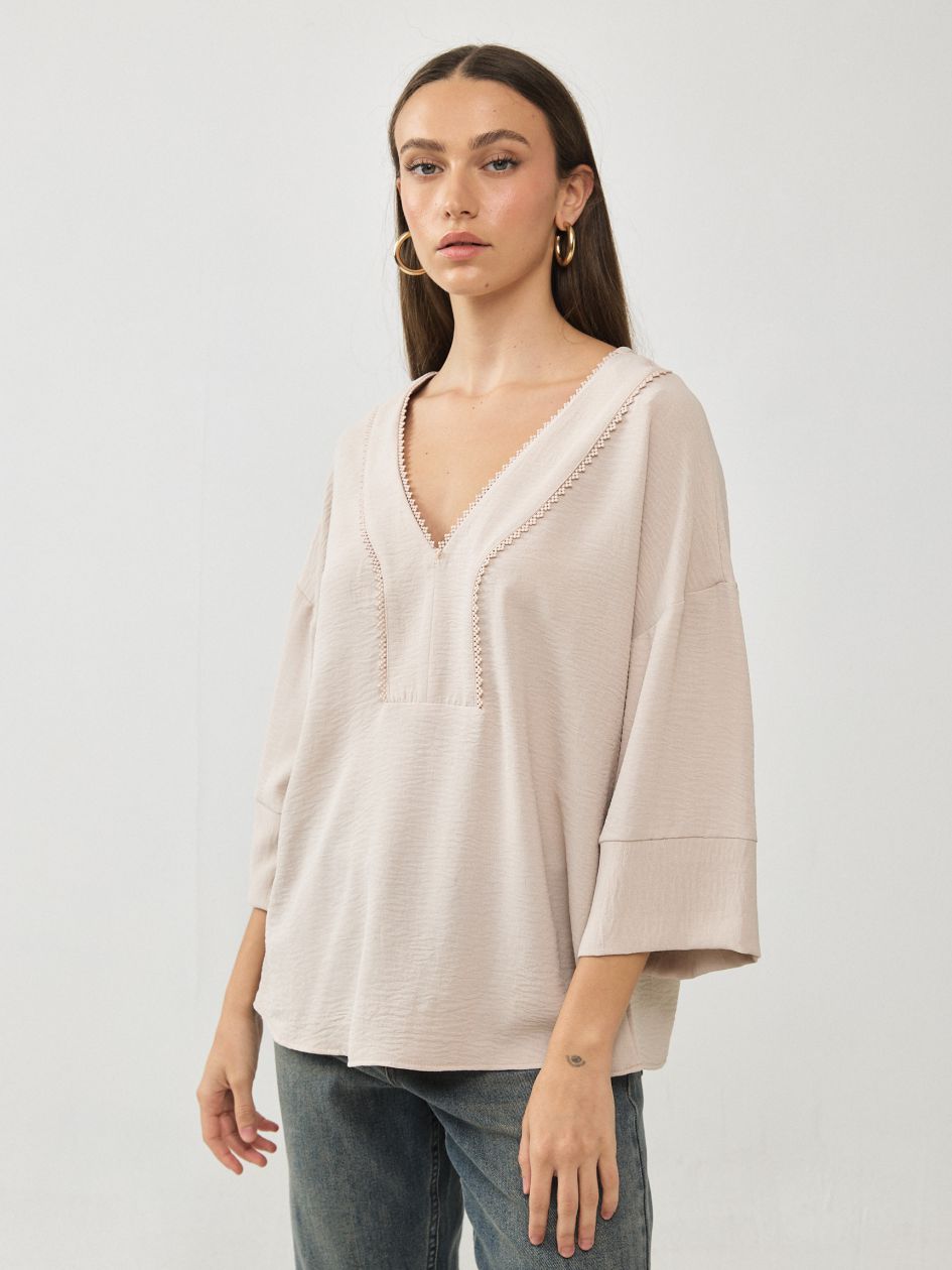 חולצה וי סרט