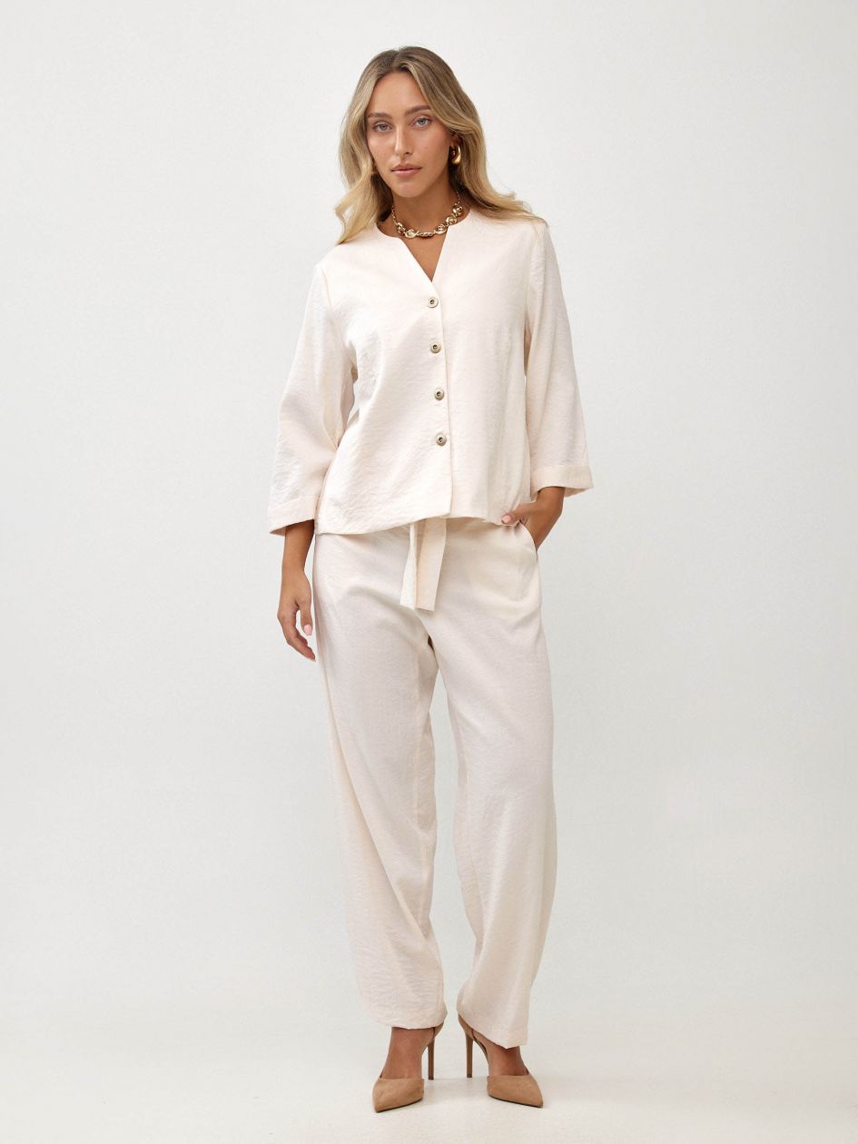 ג`קט וי שרוול 3/4