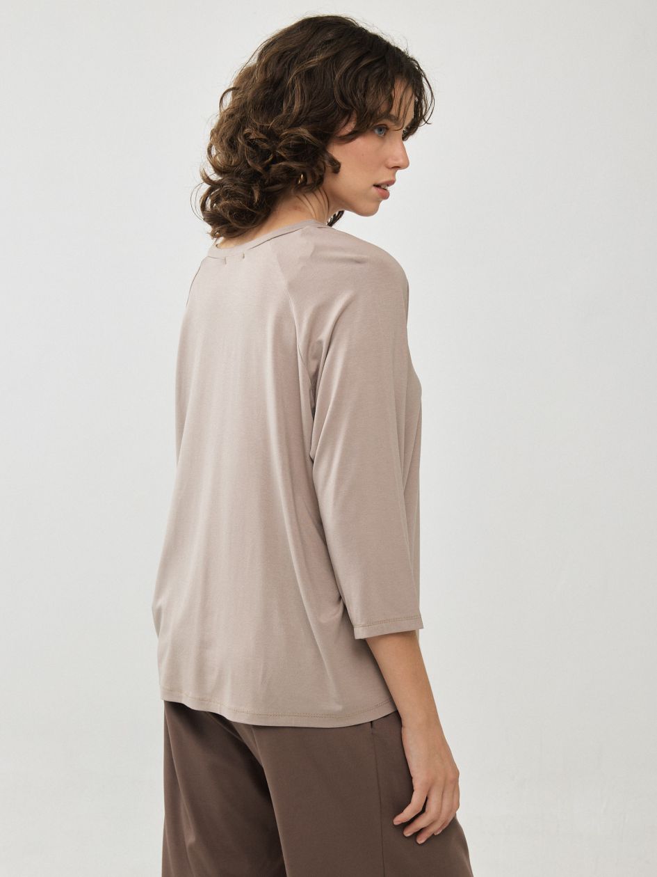 חולצה סימפוניה וי