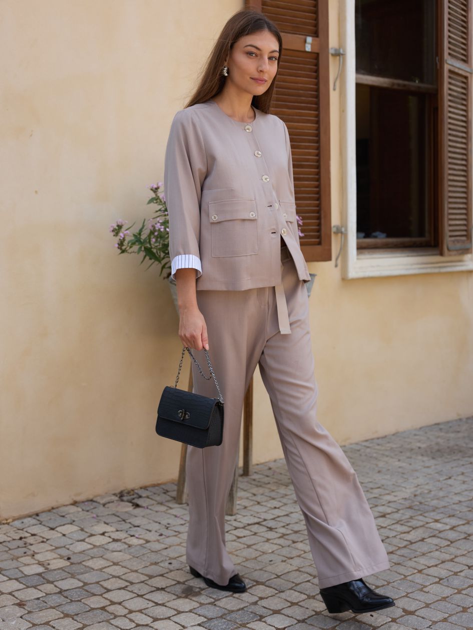 מכנסיים חגורה עם אבזם