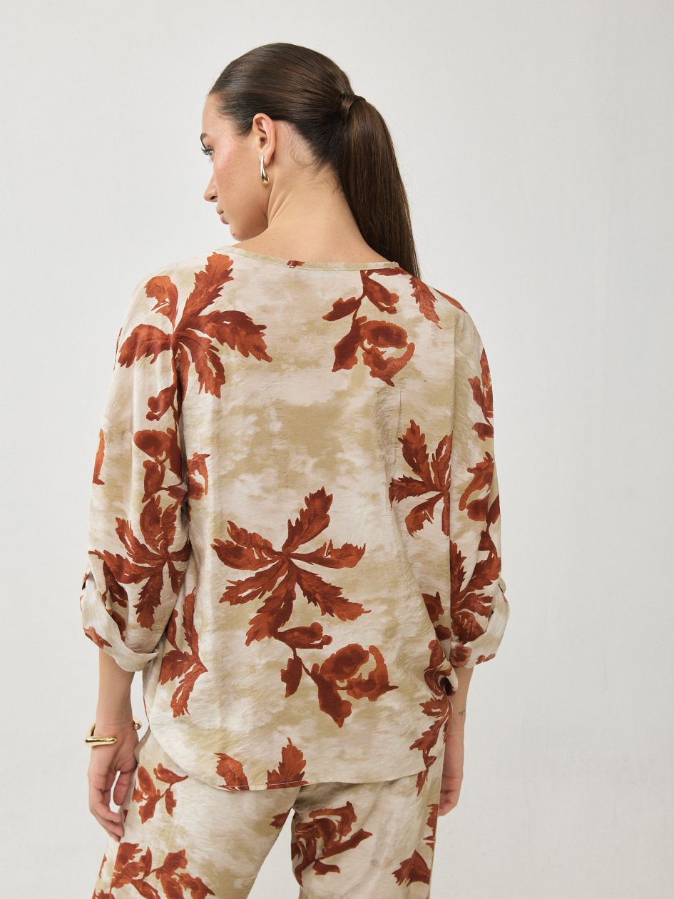 חולצה אריג מודפס כפתורים