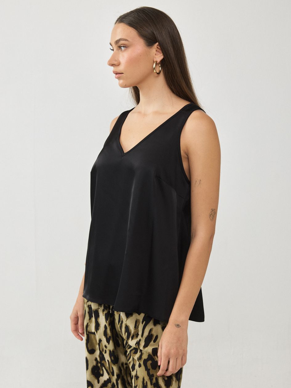 גופיה סאטן עבה