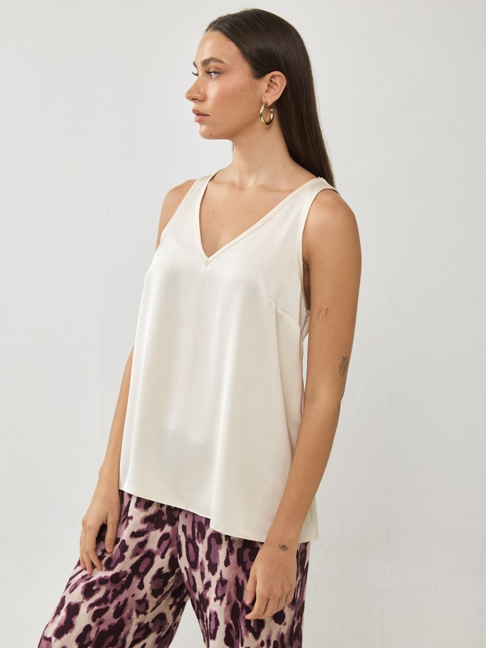 גופיה סאטן עבה