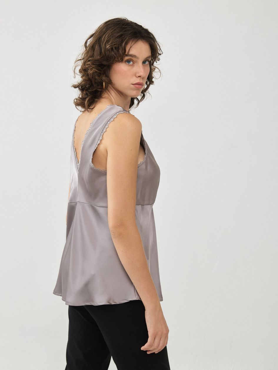 גופיה סאטן סרט תחרה