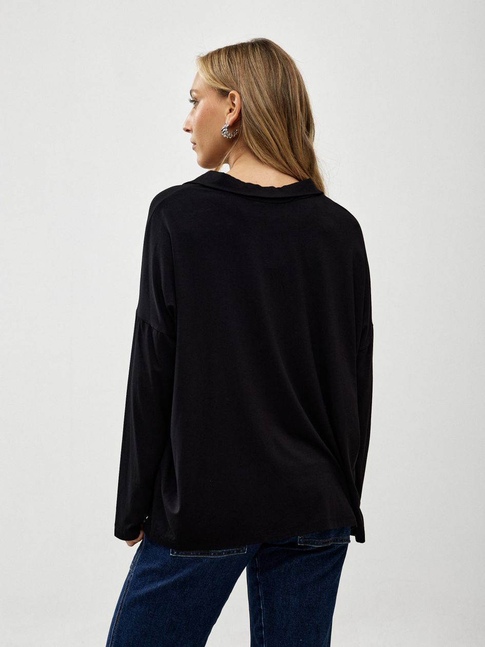 חולצה שינה צווארון סימפוניה