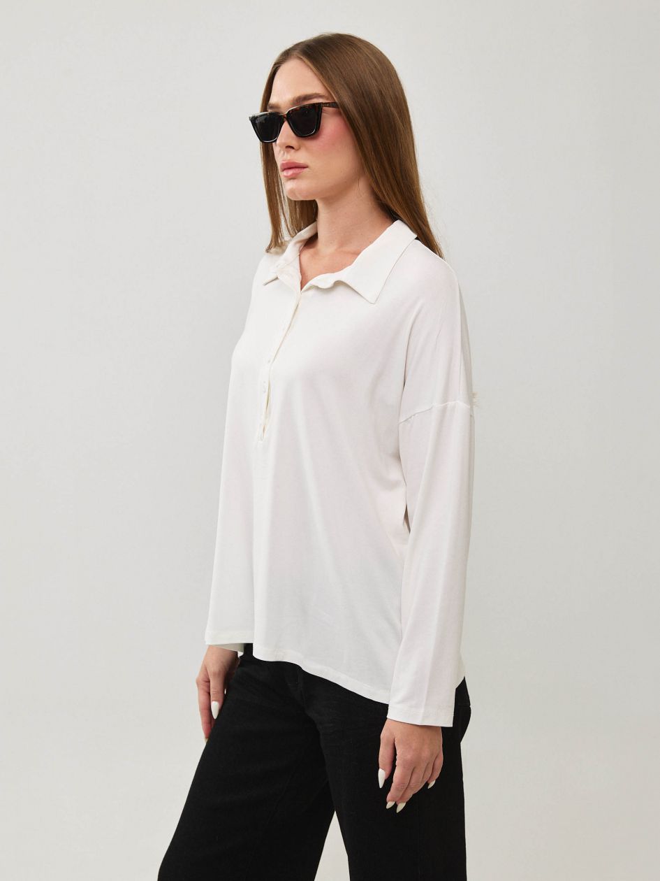 חולצה שינה צווארון סימפוניה