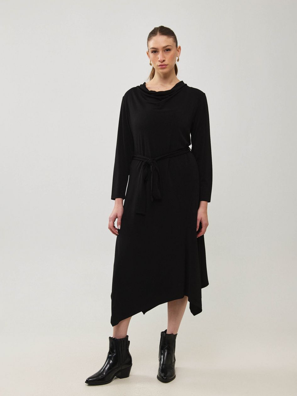 שמלה צווארון דר