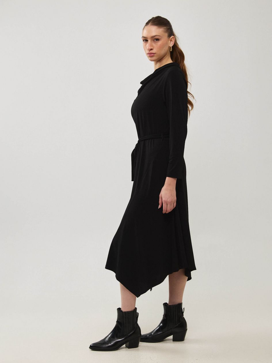 שמלה צווארון דר