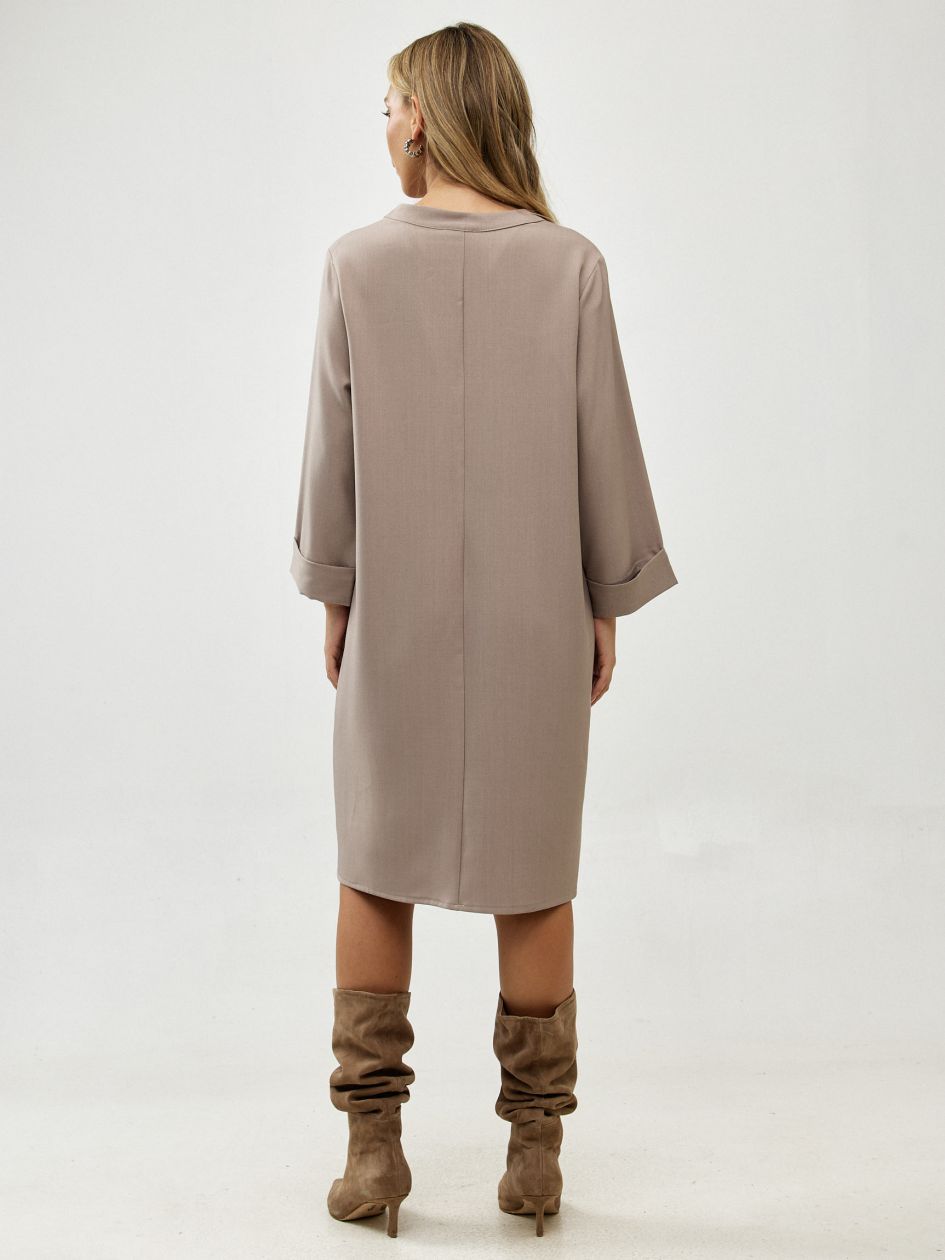 שמלה צווארון סיני