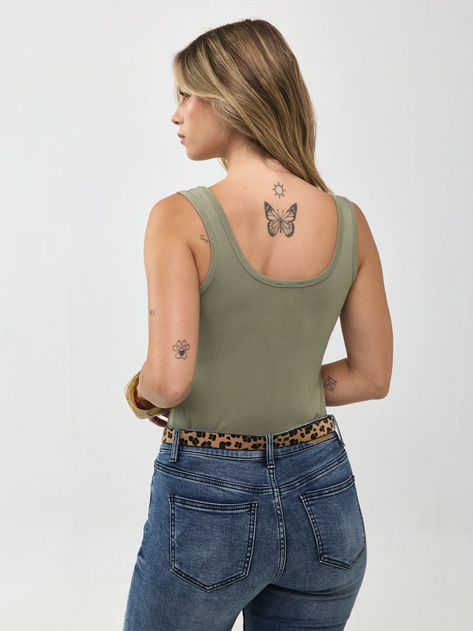 גופיה כתפיה עבה