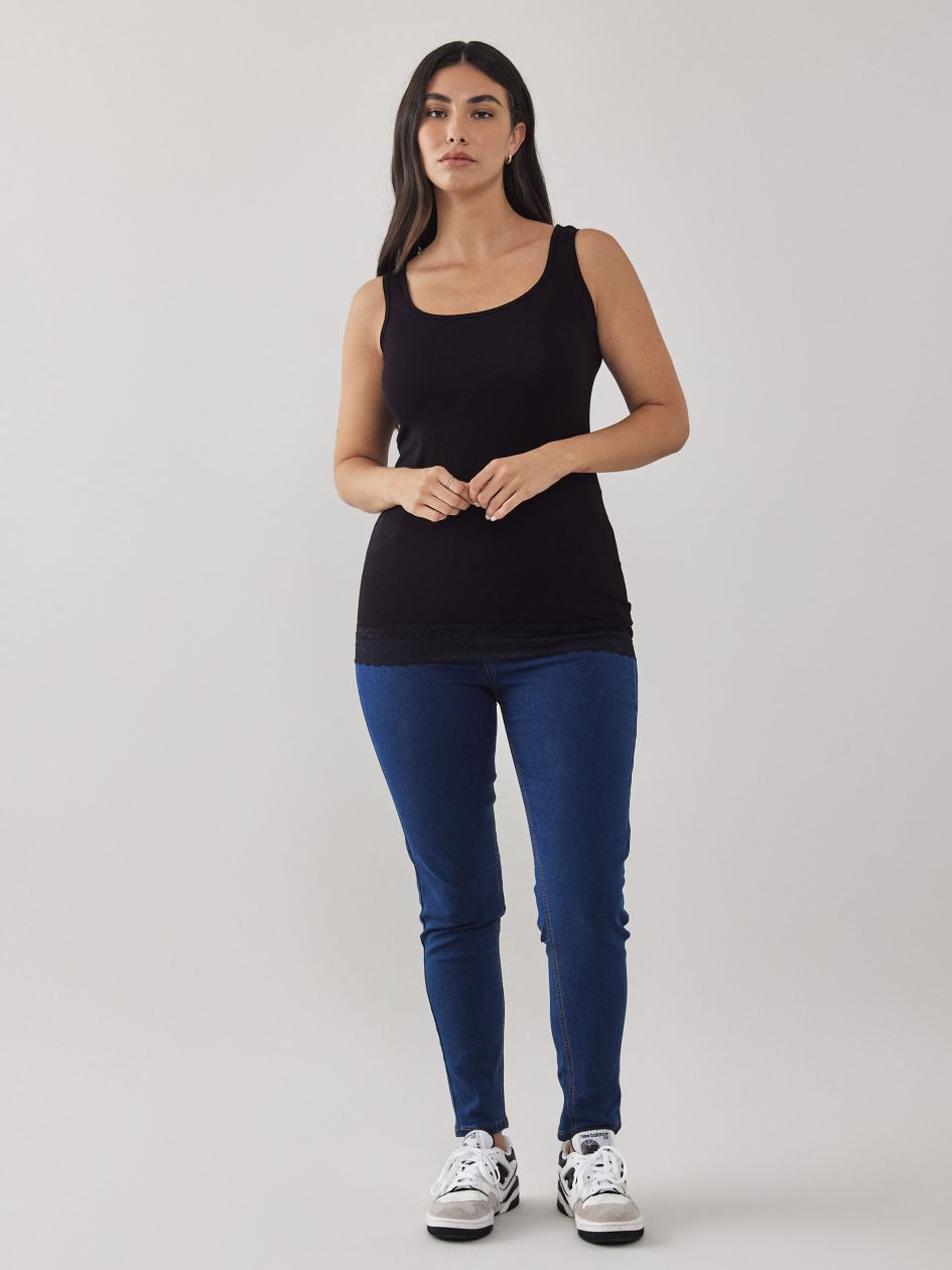 גופיית סיומת תחרה