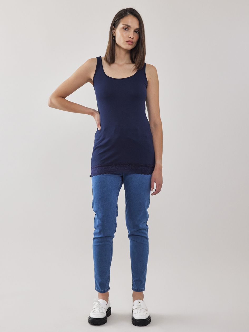 גופיית סיומת תחרה