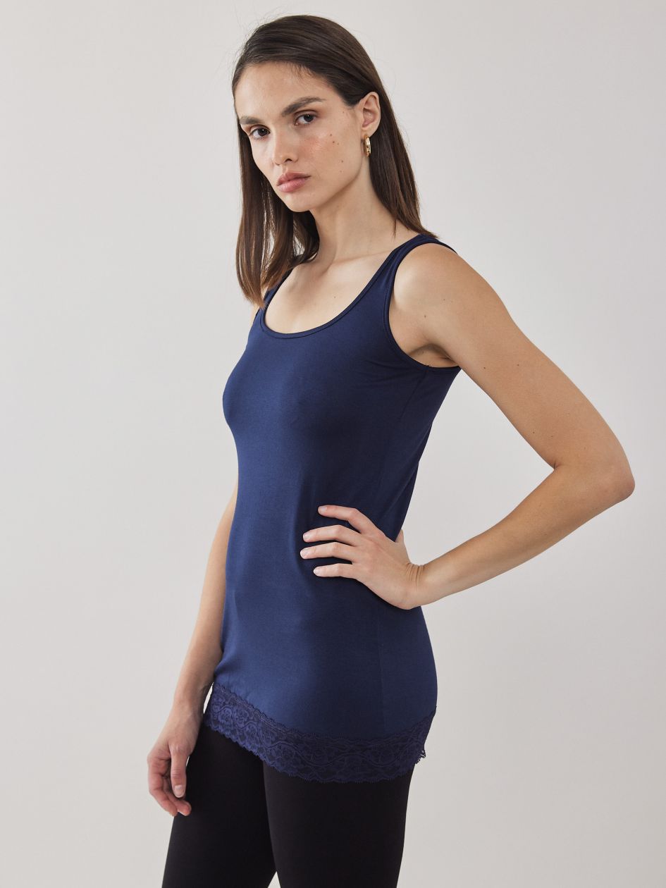 גופיית סיומת תחרה