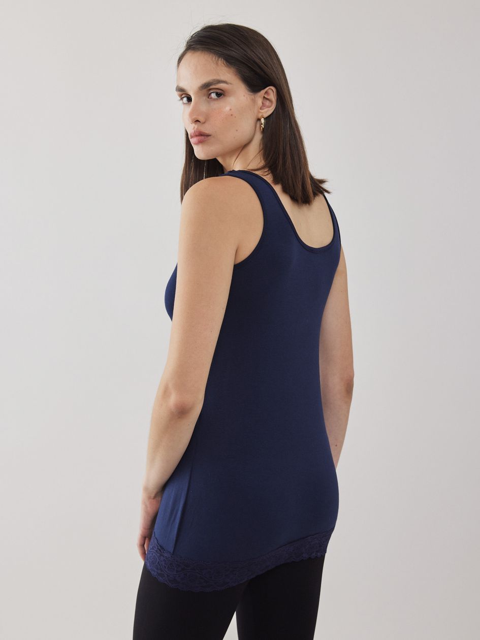 גופיית סיומת תחרה