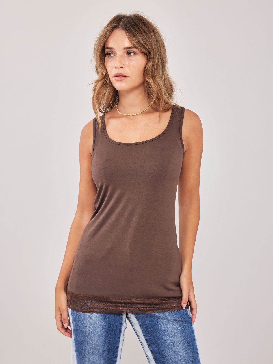 גופיית סיומת תחרה