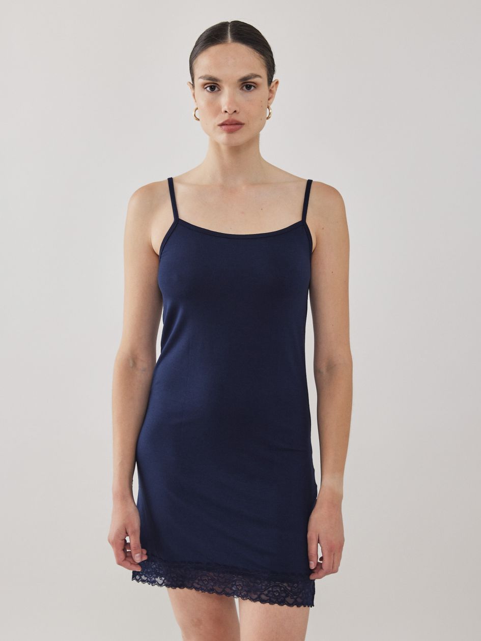 שמלת בסיס עם תחרה