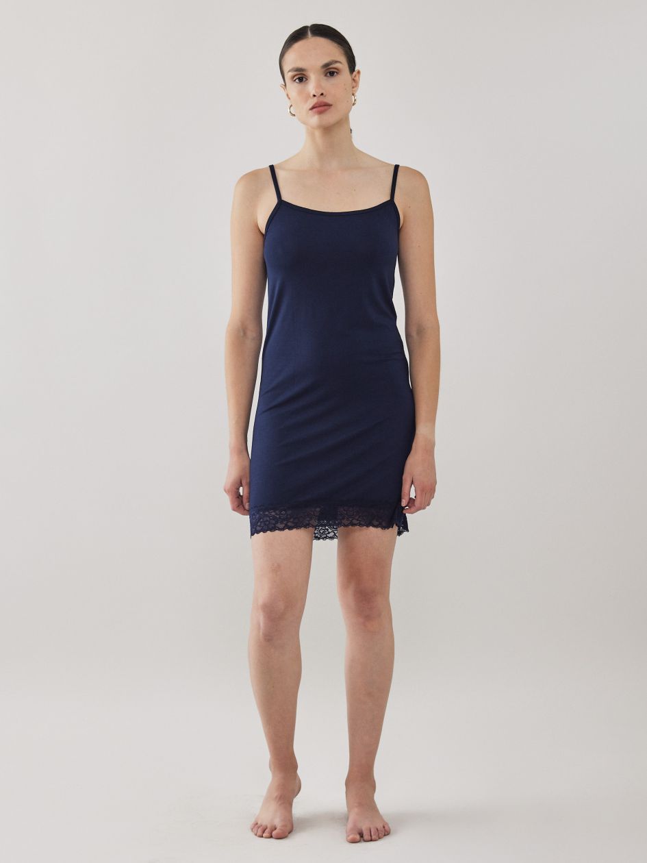 שמלת בסיס עם תחרה